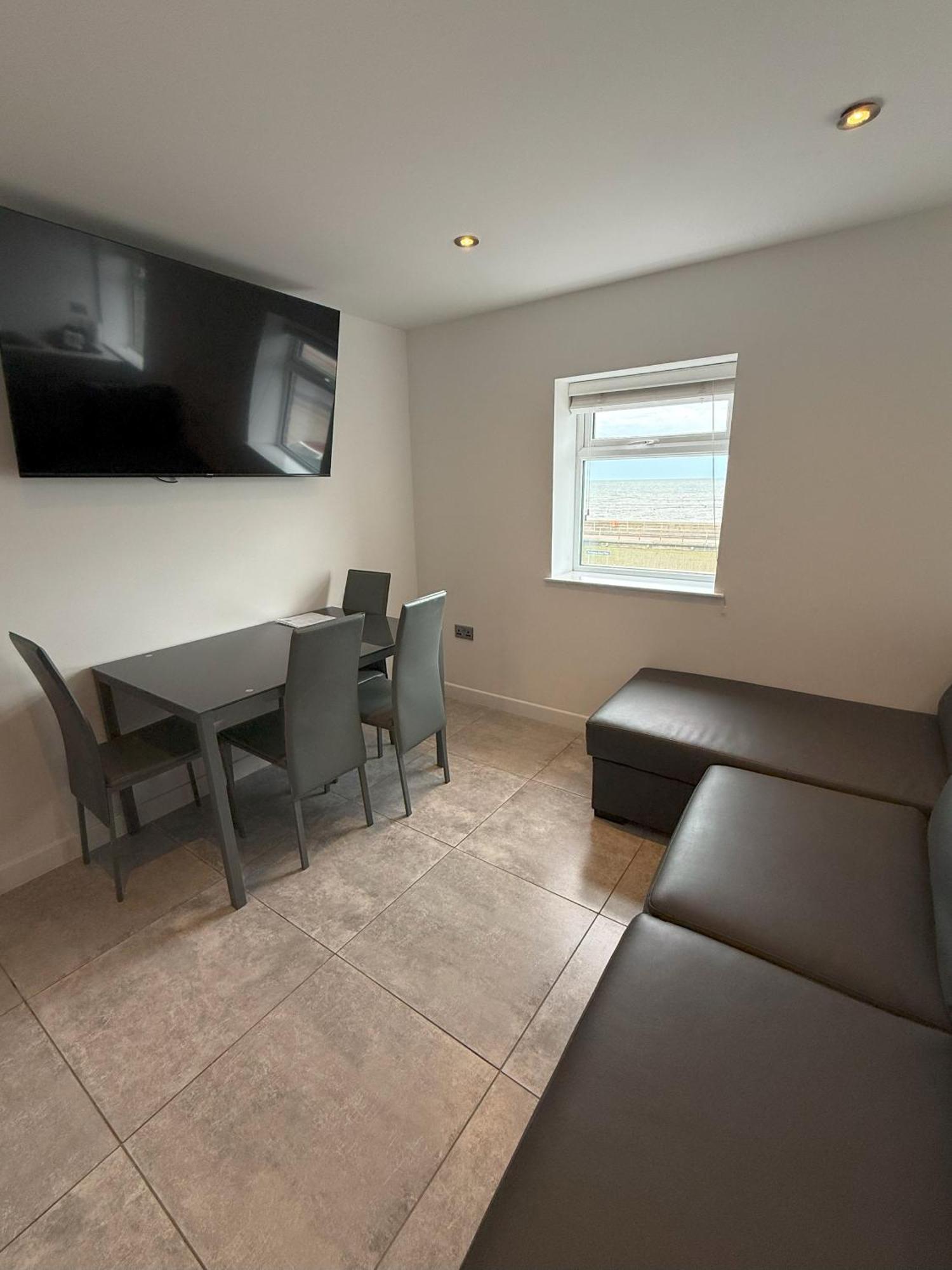 Hotel Coastal Plaza Blackpool Esterno foto