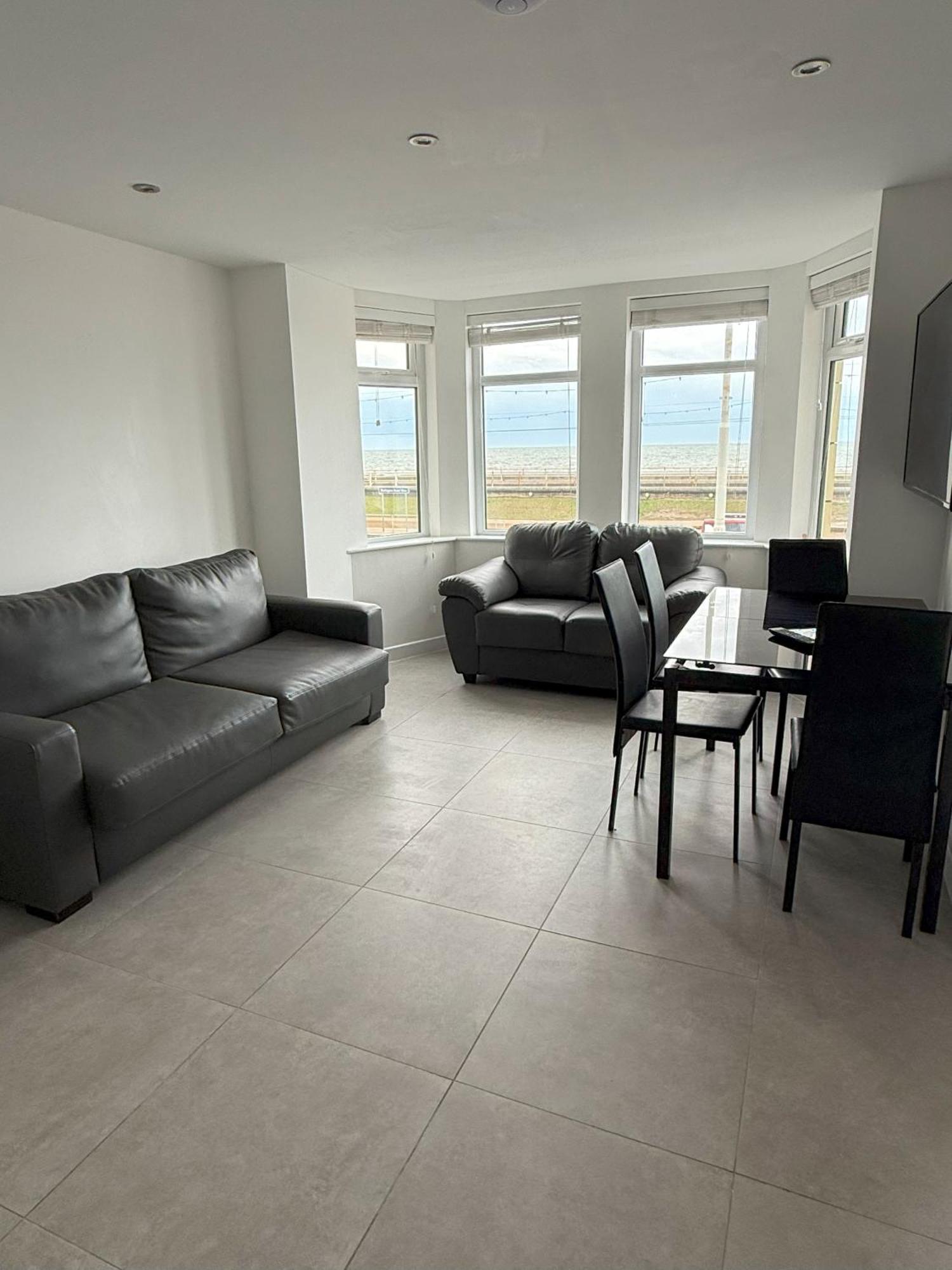 Hotel Coastal Plaza Blackpool Esterno foto