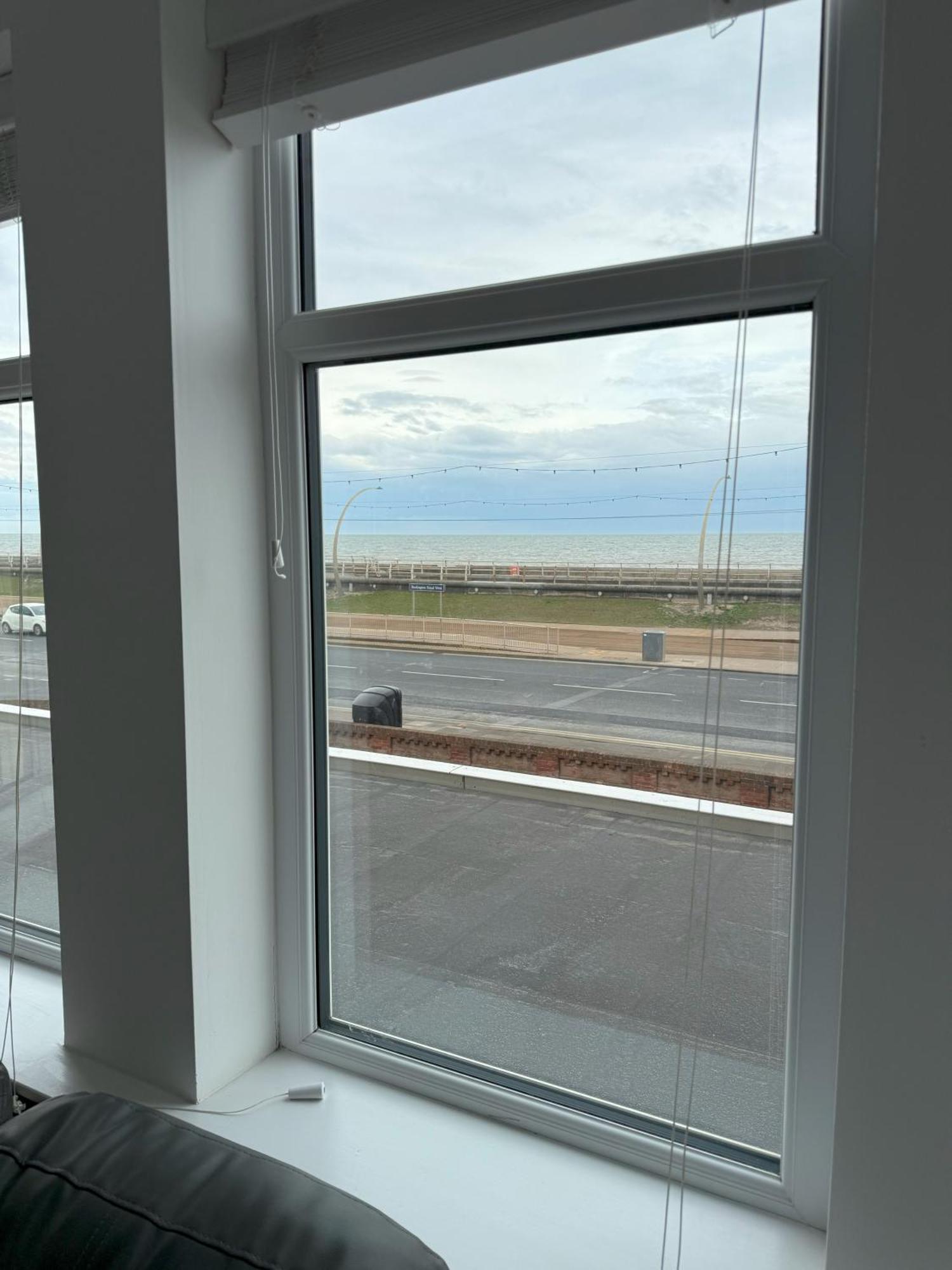 Hotel Coastal Plaza Blackpool Esterno foto