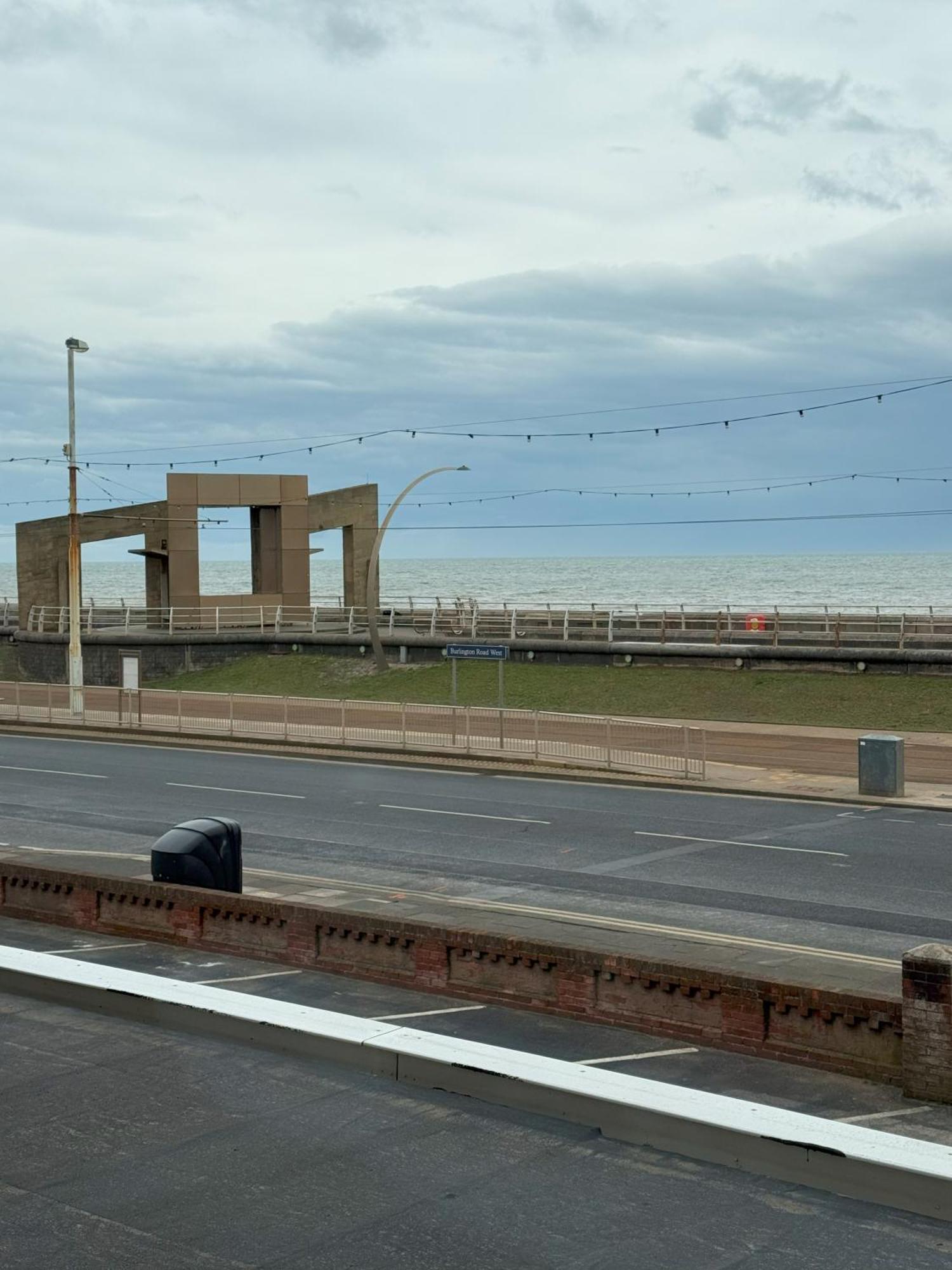 Hotel Coastal Plaza Blackpool Esterno foto