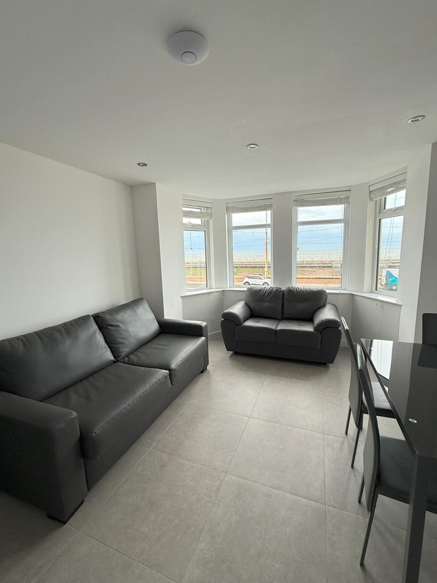 Hotel Coastal Plaza Blackpool Esterno foto