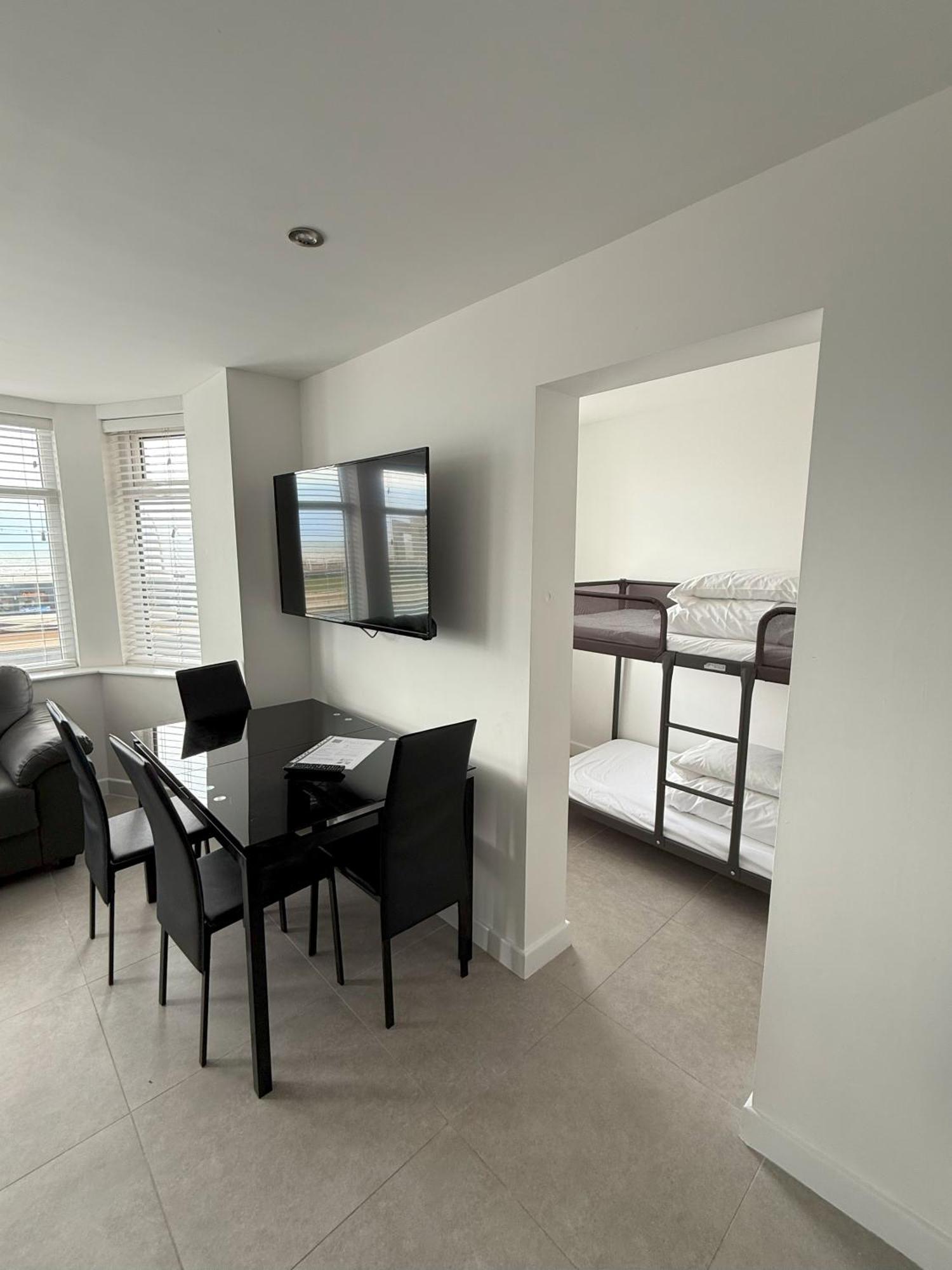 Hotel Coastal Plaza Blackpool Esterno foto