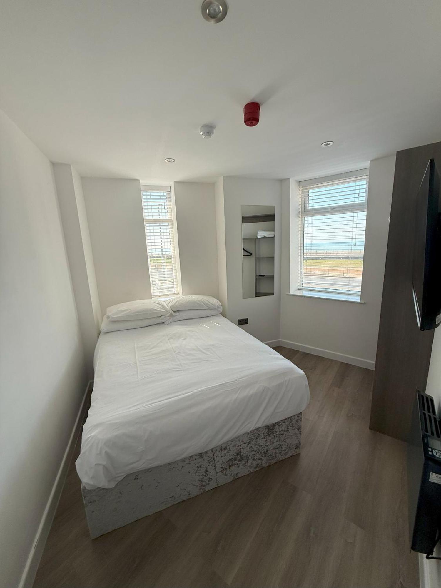 Hotel Coastal Plaza Blackpool Esterno foto