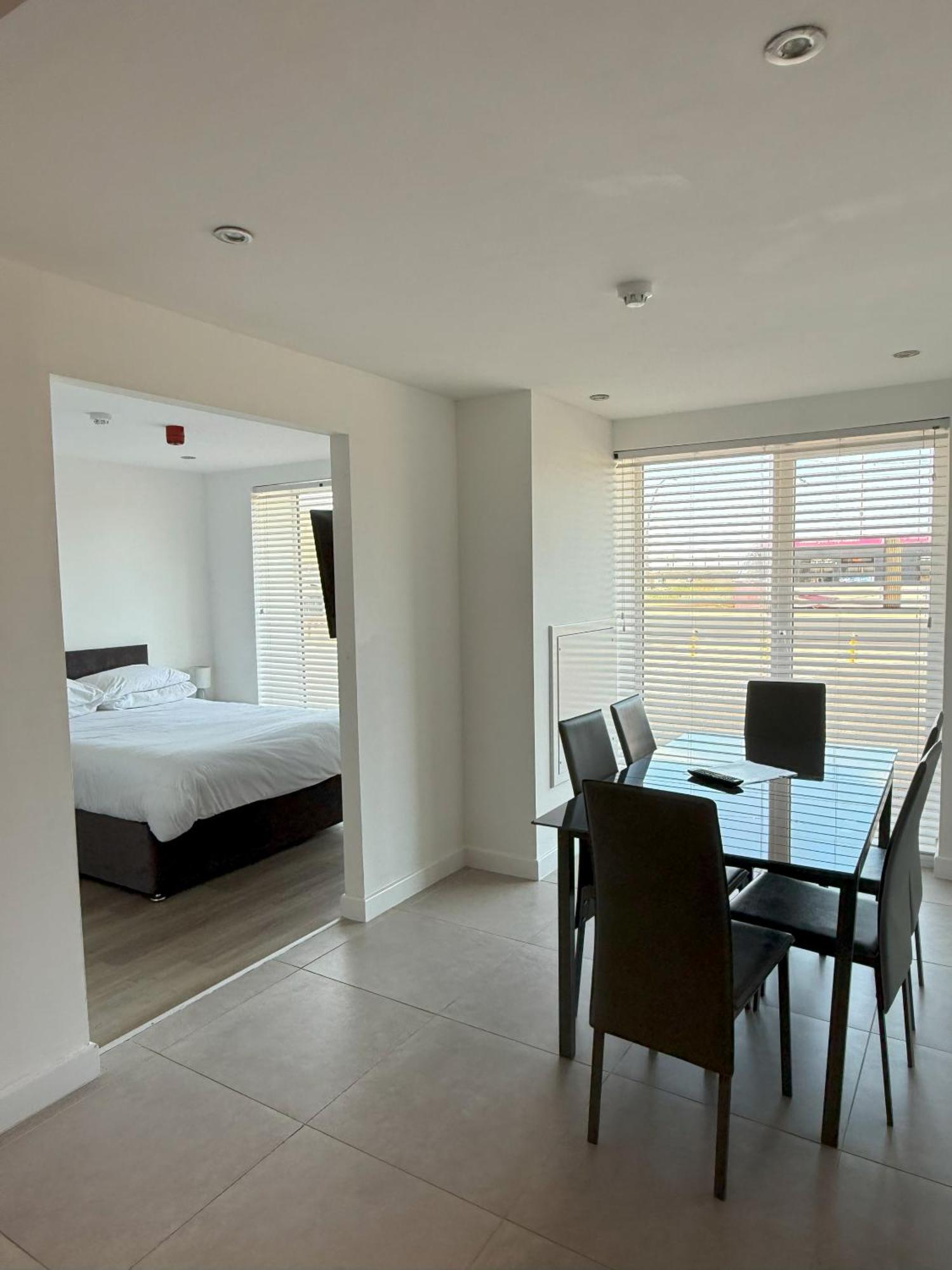 Hotel Coastal Plaza Blackpool Esterno foto
